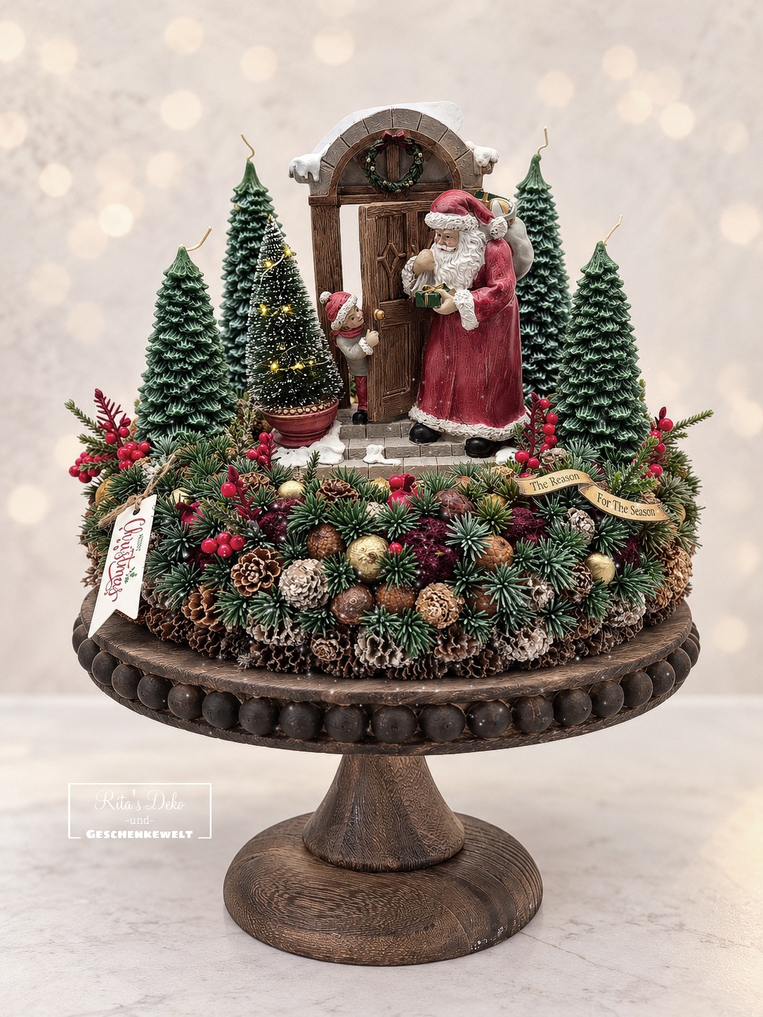 „Weihnachtsmann neben der Tür“ Adventskranz
