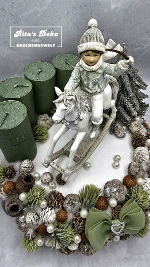 Adventskranz Schaukelpferd