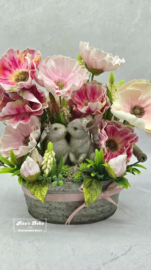 Verliebtes Hasenpärchen mit Blumen
