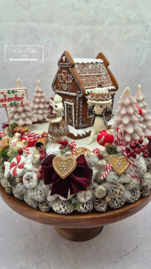 Lebkuchendorf – leuchtender Adventskranz mit zauberhaftem Lebkuchenhaus